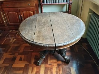 Mesa de comedor redonda de madera