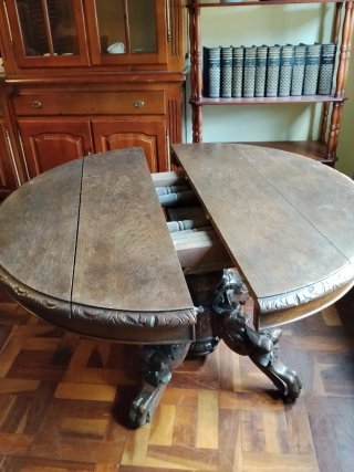 Mesa de comedor redonda de madera