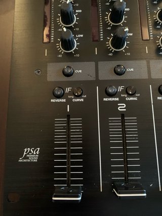 Mesa de mezclas Reloop RMX-30
