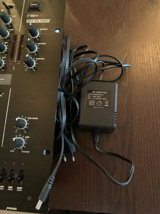 Mesa de mezclas Reloop RMX-30