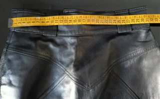 Falda negra cuero El Corte Inglés talla 40