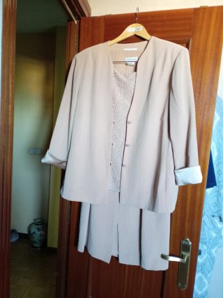 Traje chaqueta falda 3 piezas talla 56