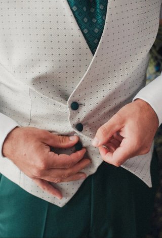 Traje de Novio Protocolo Verde con zapatos