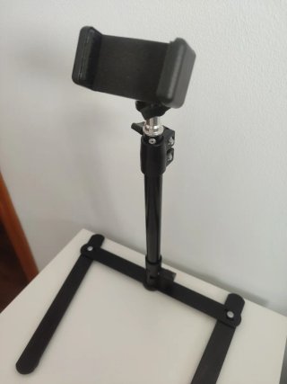 Soporte para móvil de mesa