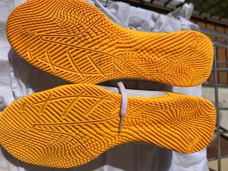 Zapatillas Fútbol Sala Puma Blancas y Amarillas