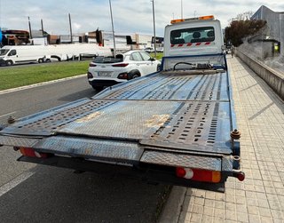 Grua porta vehículos renault Mascot