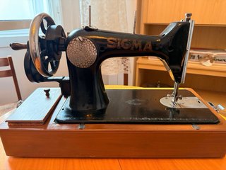 Máquina de coser Sigma antigua