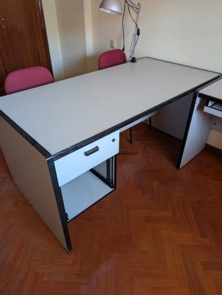 Mesas de estudio/oficina con 2 sillas