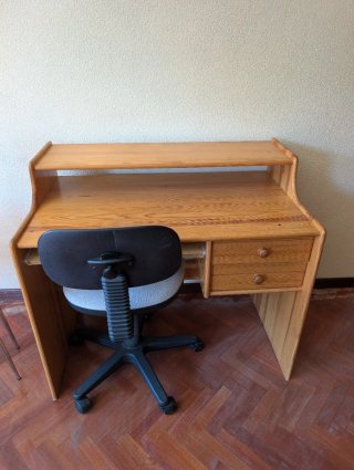 Mesas de estudio/oficina con 2 sillas