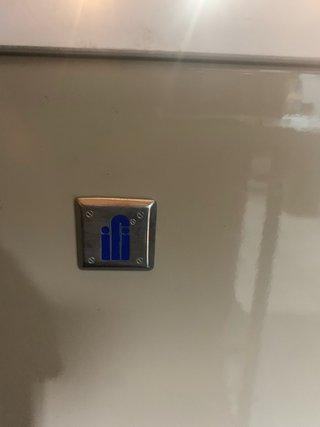 Mostrador de recepción/barra blanco y plateado
