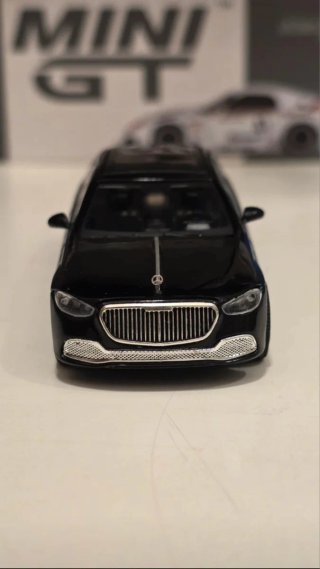Mini GT Mercedes-Maybach S 680 Nero