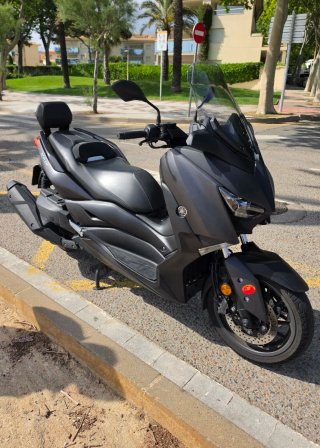 Yamaha X-MAX 400 - Siempre en garaje