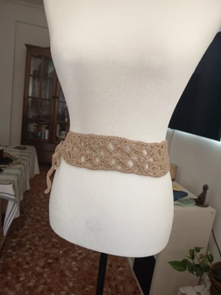 Cinturón crochet beige