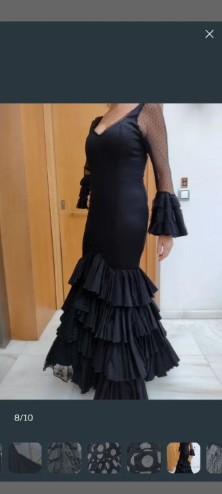 Traje flamenca negro y mantoncillo
