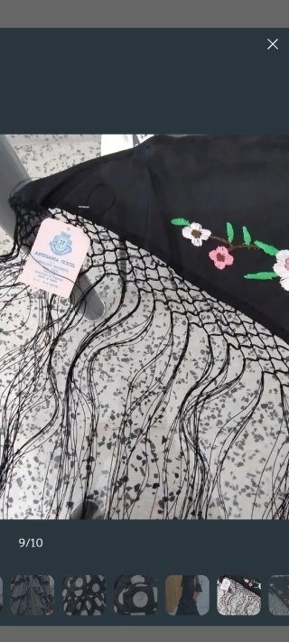 Traje flamenca negro y mantoncillo