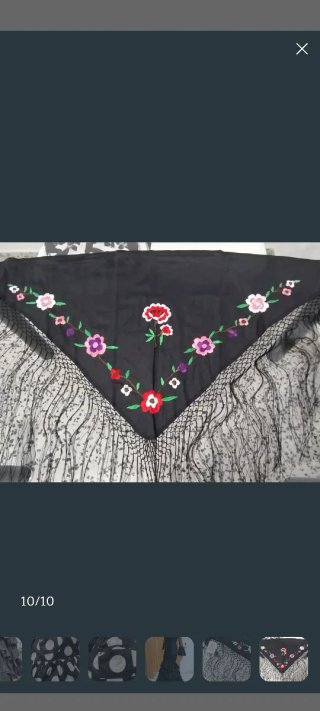 Traje flamenca negro y mantoncillo