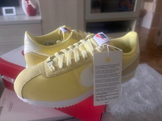 Nike Cortez Amarillas Talla 41