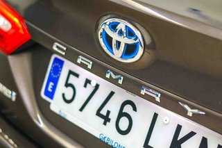 Toyota Camry 2.5 220H Advance