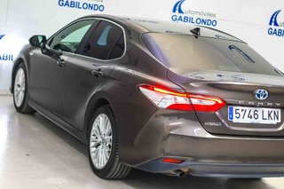 Toyota Camry 2.5 220H Advance