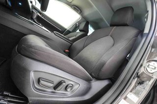 Toyota Camry 2.5 220H Advance