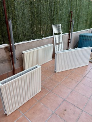 Radiadores de agua Roca de metal blancos
