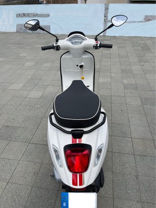 Vespa Primavera Sprint 125