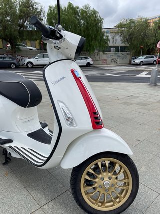 Vespa Primavera Sprint 125