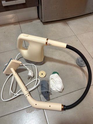 Limpiador a vapor con accesorios