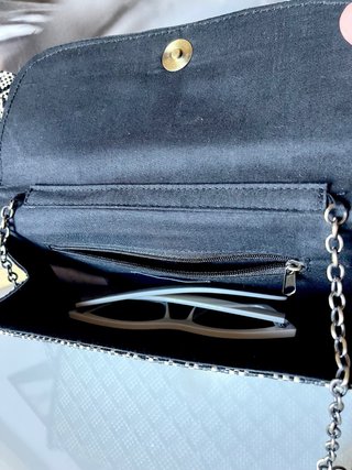 Bolso de rafia en beige y negro