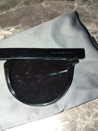 Gafas de sol Hawkers negras y doradas