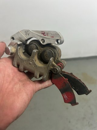 Pinza Freno Delantera CRF450 2004