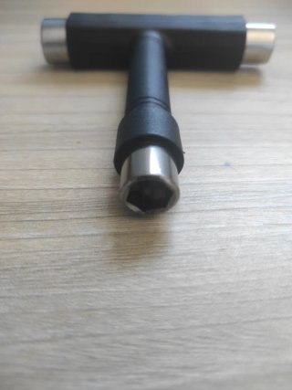 Llave T para monopatín
