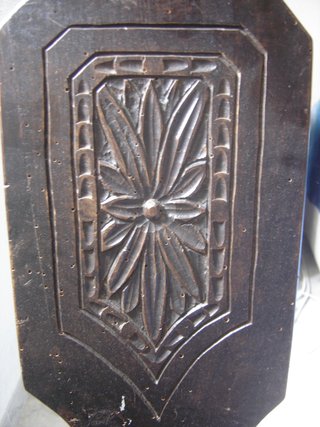 Silla antigua artesanal de madera