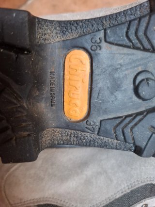 Botas de montaña Chiruca grises.GORE-TEX.36-37