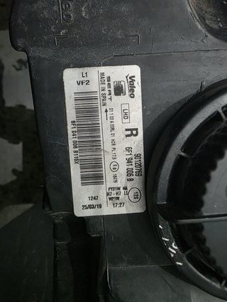Faro delantero derecho Seat ref: 6F1 941 006 B