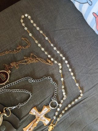 Lote de antigüedades: relojes y cruces