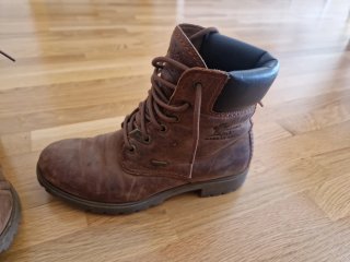 Botas de cuero marrones