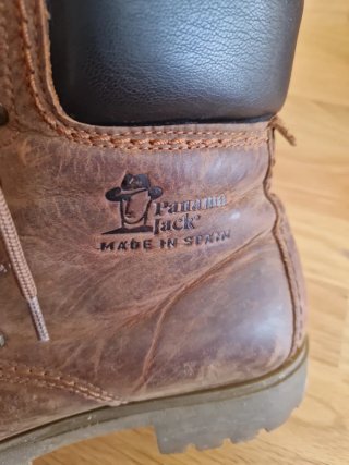 Botas de cuero marrones