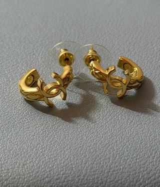 Pendientes Chanel Oro 18k CC