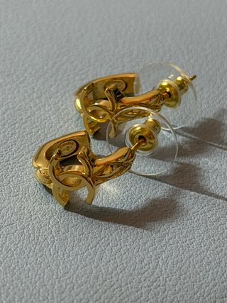 Pendientes Chanel Oro 18k CC