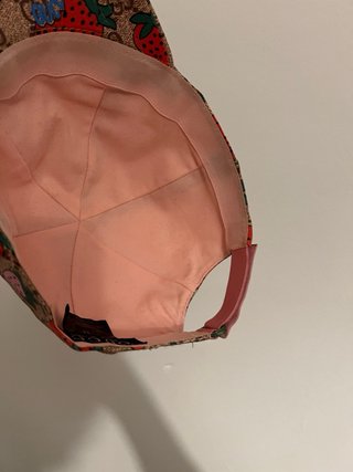 Gorra Gucci fresas