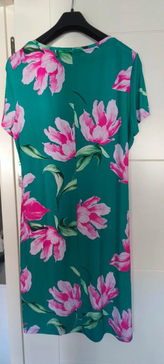 Vestido midi floral verde y rosa