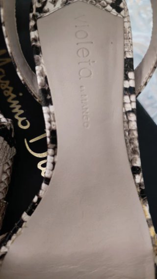 Sandalias piel serpiente Violeta by Mango