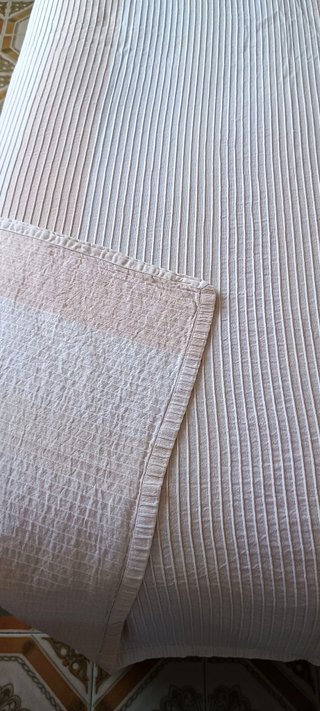 Colchas finas variadas para cama de 135 cm o sofá