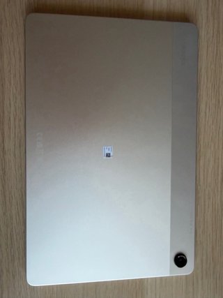 Samsung Galaxy Tab A9+ con funda