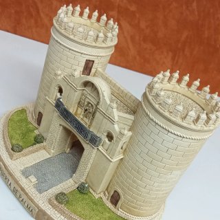 Maqueta Puerta de Palma de Badajoz . Leer