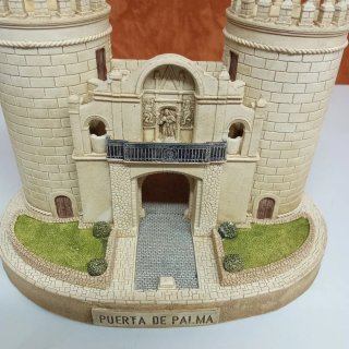 Maqueta Puerta de Palma de Badajoz . Leer