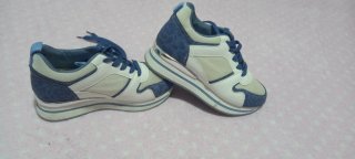 Zapatillas cuña interior blancas y azules