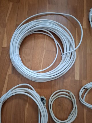 Cables de antena y telefonía varios