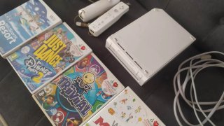 Consola Nintendo Wii + 4 Juegos + Accesorios